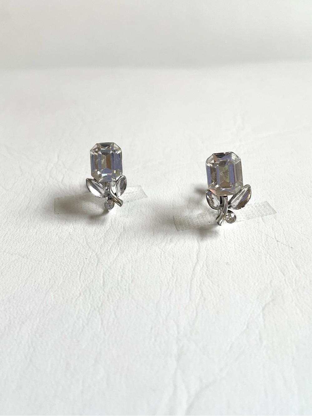 VINTAGE SIGNED LISNER RHINESTONE EARRINGS SCREW BACKS SILVER LEAF NATURE